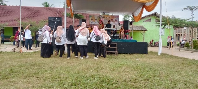 BMKD di Putralempuyang, Petugas Kesehatan Malah Asyik Dangdutan