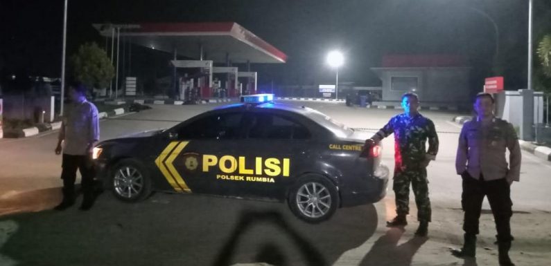 Patroli Gabungan di Rumbia, TNI – Polri Titipkan Pesan Kamtibmas