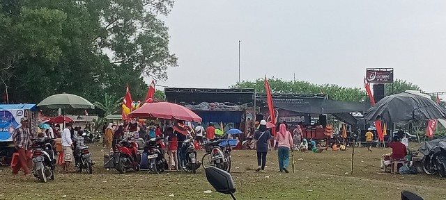 Meriahkan HUT RI ke-78, Warga Dusun IV dan V Kampung Tanggul Angin Gelar Kesenian Tradisional Kuda Lumping