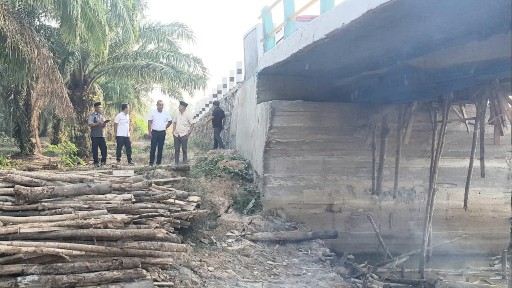 Lihat Hasil Pembangunan Jembatan Way Rajawali di Bandarsurabaya, Anggota DPRD Lamteng Berang
