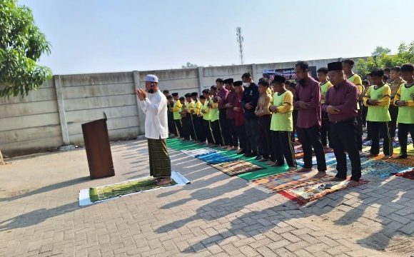 SD IT Smart Insani Bandarjaya Laksanakan Sholat Istisqa