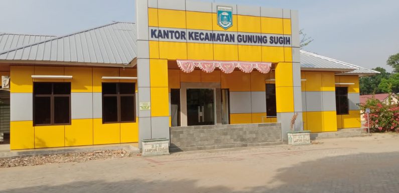 Camat Gunungsugih Menghindar Saat Dikonfirmasi Terkait Buruknya Pembangunan Jalan Onderlagh di kampung Gunungsari