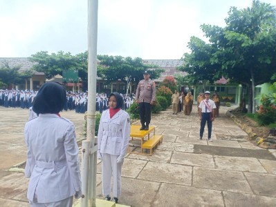 Police Goes To School SMPN 1 Punggur, AIPTU Dedi Sukawati ; Jadilah Pelajar Beriman, Bertaqwa, Berintelektual dan Taat Hukum