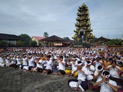 Umat Hindu Dharma Agung Rayakan Galungan