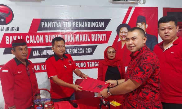Ketua BMI Lamteng, Rully Niza Agung Saputra Ambil Formulir Penjaringan di PDI Perjuangan Lamteng