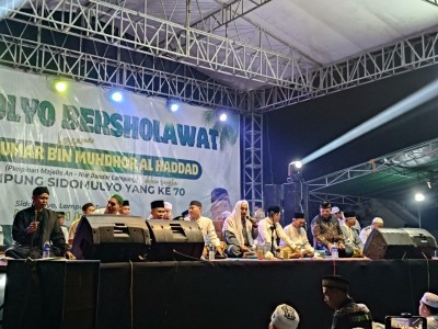 Peringati Hari Jadi ke-70, Kampung Sidomulyo Bersholawat Bersama Habib Umar Bin Muhdhor