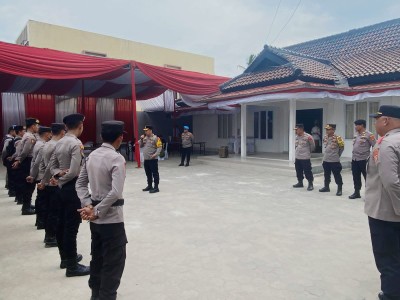 Polres Lampung Tengah Terjunkan Personel Pengamanan Hari Terakhir Pendaftaran Calon Bupati dan Wakil Bupati