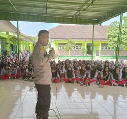 Polsek Seputih Mataram Gelar Binluh Cegah Perundungan di Sekolah