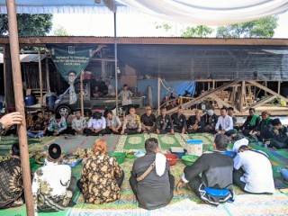 Memasuki Tahapan Pilkada Serentak 2024, Bhabinkamtibmas Polsek Seputih Mataram Ajak Masyarakat Jaga Persatuan dan Kerukunan