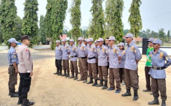 Jelang Pilkada Serentak 2024, Bhabinkamtibmas Polsek Seputih Mataram Bina Linmas Untuk Jaga Keamanan Bersama