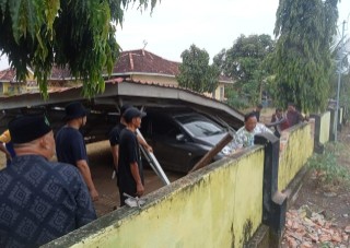 Hujan Deras Disertai Angin Hantam Pemukiman Warga Kecamatan Kotagajah, Puluhan Rumah Rusak