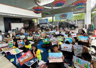 Puluhan Peserta Antusias Ikuti Lomba Menggambar 18 Tahun Toyota Dreamcar Art Contest di Bandarjaya