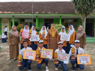 Setelah Fakum, Grafik Prestasi Guru dan Siswa SMPN 4 Terbanggibesar Mulai Meningkat