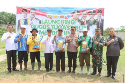 Dukung Ketahanan Pangan, Kapolres Lampung Tengah Bersama TNI, Pemda dan Kelompok Tani Berkolaborasi Tanam Jagung