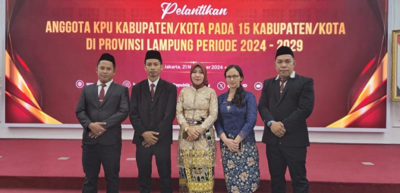 Resmi Dilantik, Ini Nama-nama Komisioner KPU Lamteng Periode 2024-2029