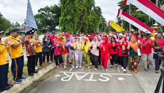 Peringati HUT Korpri ke-53 dan DWP ke-25, Disdikbud Lamteng Gelar Jalan Sehat