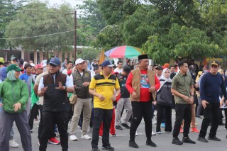 Polres Lamteng Olahraga Bersama Pemkab Dilanjutkan Kurve di Taman Tugu Canang