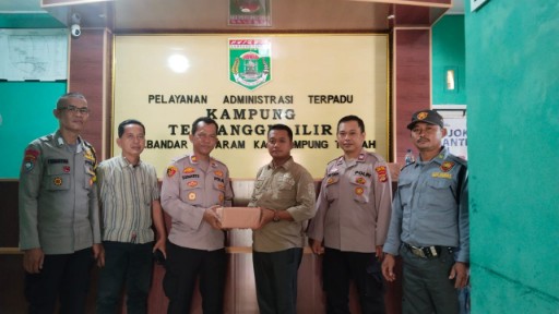 Siskamling Aktif, Polsek Seputih Mataram Beri Apresiasi Warga Kampung Terbanggi Ilir