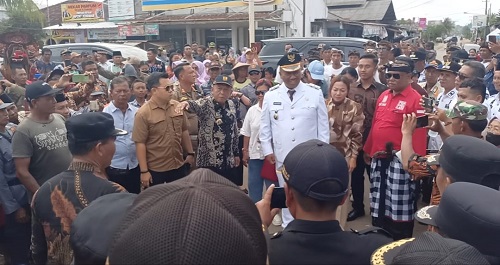 Ribuan Masyarkat Seputihraman Antusias Sambut Kepulangan Wabup Lamteng