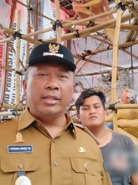 Wakil Bupati Lamteng, I Komang Koheri Kunjungi Proses Pembuatan Ogoh-Ogoh di Seputihraman