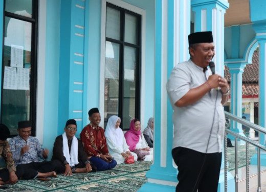 Wabup Lamteng Komang Koheri Silaturahmi dan Buka Puasa Bersama Warga Seputihagung di Masjid Nurul Iman