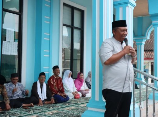 Wabup Lamteng Komang Koheri Silaturahmi dan Buka Puasa Bersama Warga Seputihagung di Masjid Nurul Iman