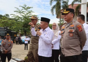 Ratusan Aparat Gabungan Amankan Aksi Unjuk Rasa Damai di Kantor Pemda Lamteng