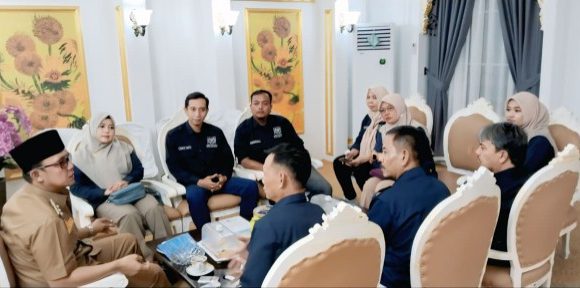 Bupati Ardito Wijaya Diskusi Bersama PWI Lamteng, Cari Solusi Tekan Kecelakaan Pelajar