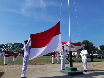 Peringati HUT RI Ke-80, Camat Seputih Mataram Pimpin Upacara Bendera