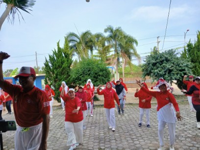 Radarlamteng Gaungkan Semangat Kemerdekaan HUT RI ke-80 dengan Senam Sehat bersama Warga