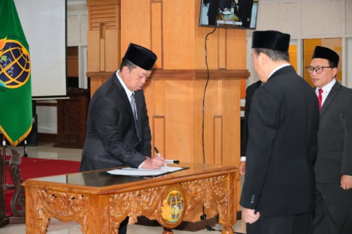 Lantik Pejabat Struktural, Mentri ATR/Kepala BPN; Layani Masyarakat dengan Hati, Bukan Transaksi