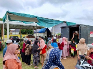 Gerakan Pangan Murah Polres Lamteng Hadir di Seputih Agung