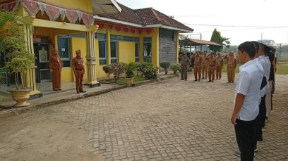Pimpin Apel Perdana, Camat Punggur  Tekankan Kedisiplinan dan Solidaritas Antar Pegawai