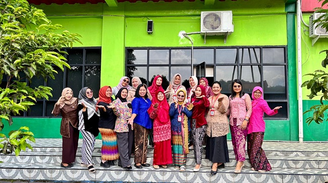 SMAN 1 Terusannunyai Tebarkan Inspirasi Semangat RA Kartini Lewat Kebaya Nusantara