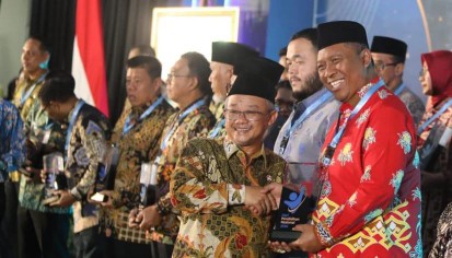 Pemkab Lamteng Sabet Penghargaan Nasional, Pemda dengan Residu Data Pendidikan Terendah