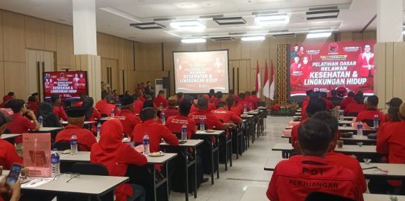 Ketua DPP Bidang Kehutanan dan Lingkungan Hidup Partai PDI Perjuangan Buka Latsar Relawan di Lampung Tengah